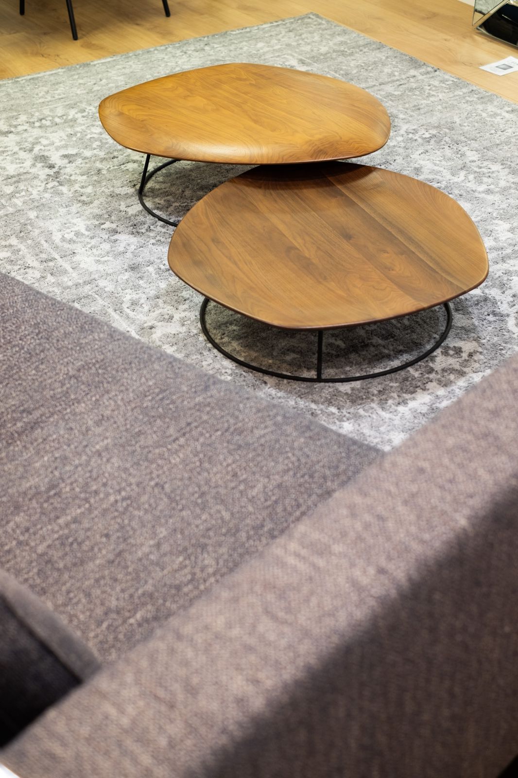 Showroom : tables basses en bois