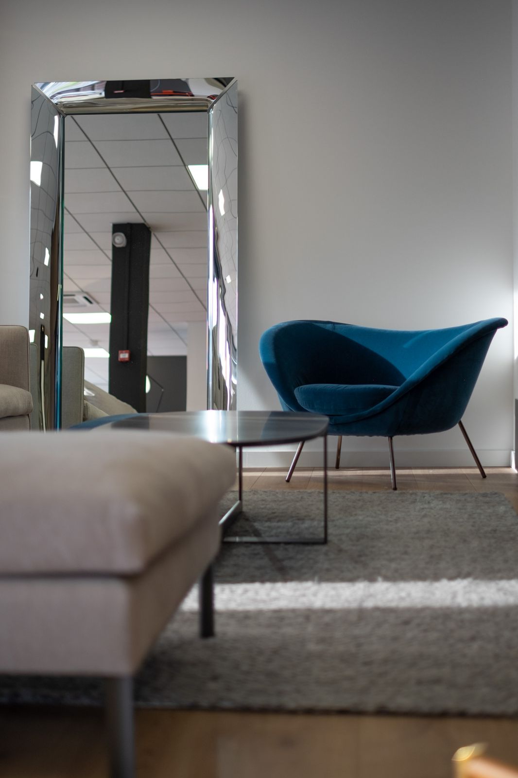 Showroom : fauteuil bleu